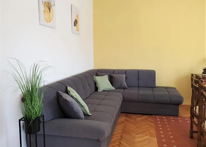 Vladimir V Apartment With Parking Near Center