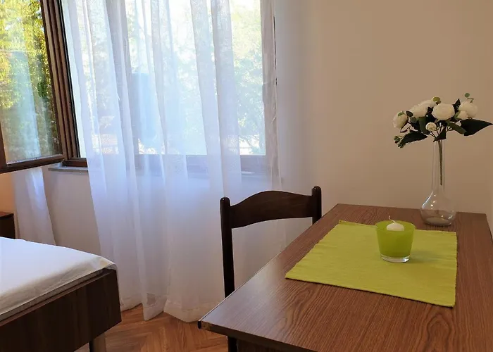 Vladimir V Apartment With Parking Near Center アパート ツリクヴェニツァ