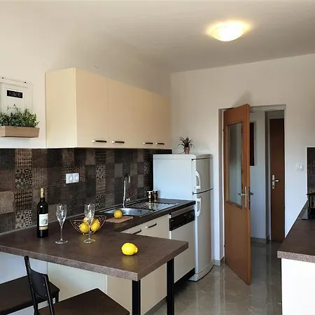 Vladimir 6 Pax Crikvenica