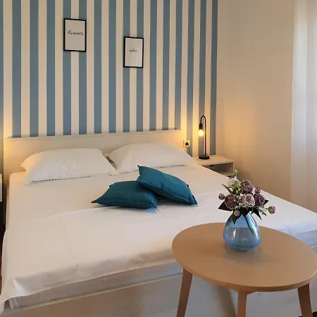 Apartment Vladimir 6 Pax Crikvenica