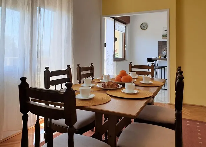 Vladimir V Apartment With Parking Near Center 아파트